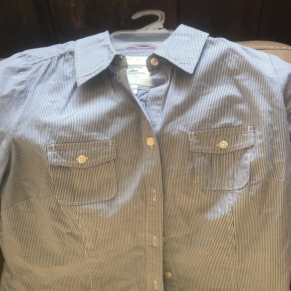 American Eagle outfitters size 4 pin stripe blouse - Picture 3 of 5